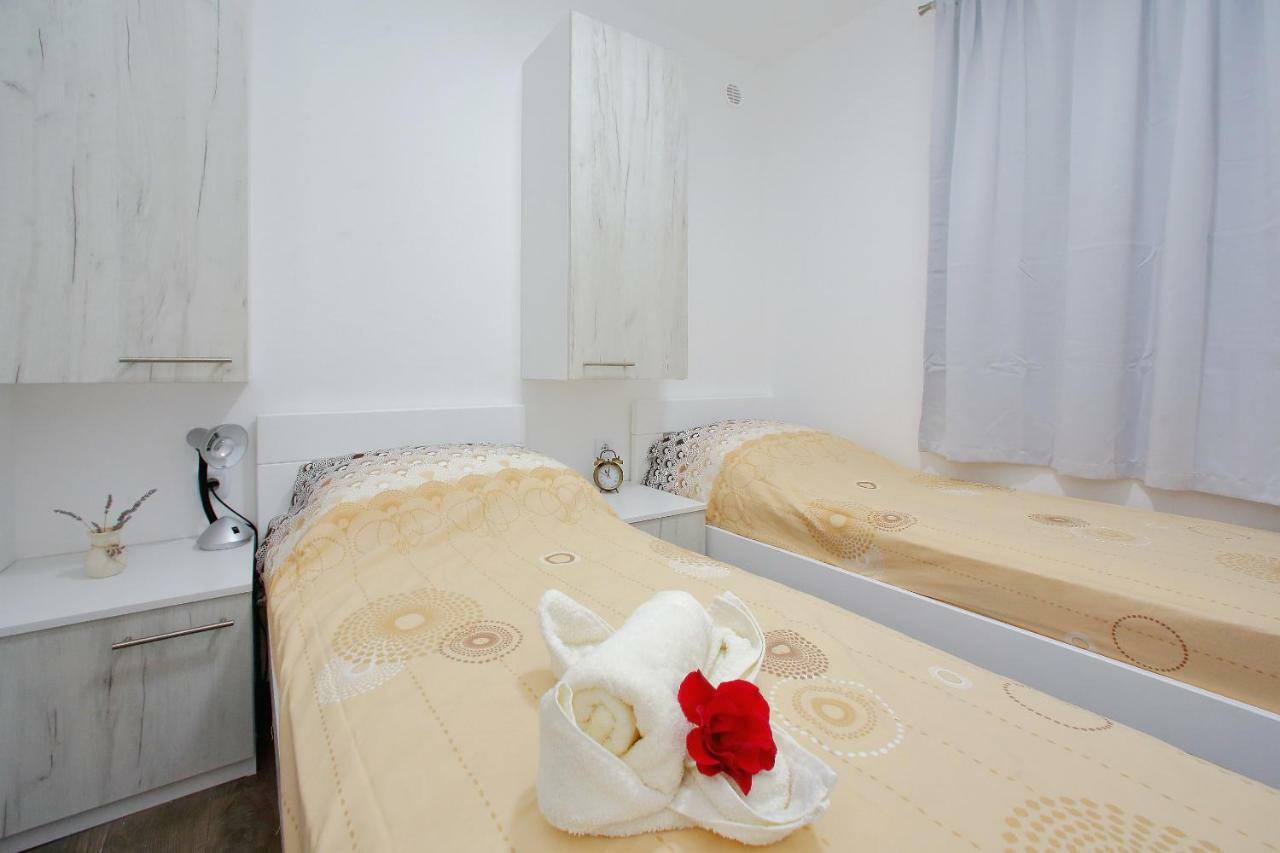 Mobile Homes Olive And Sea Bibinje Exterior foto